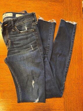 Hollister Women's Dark Indigo Distressed Skinny Jeans